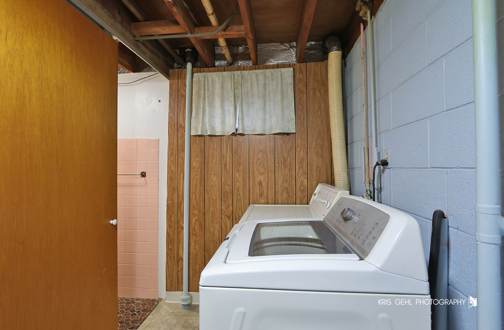 40798 North Forest View Road Wadsworth, IL 60083 - Photo 17 of 29 a utility room with dryer and washer