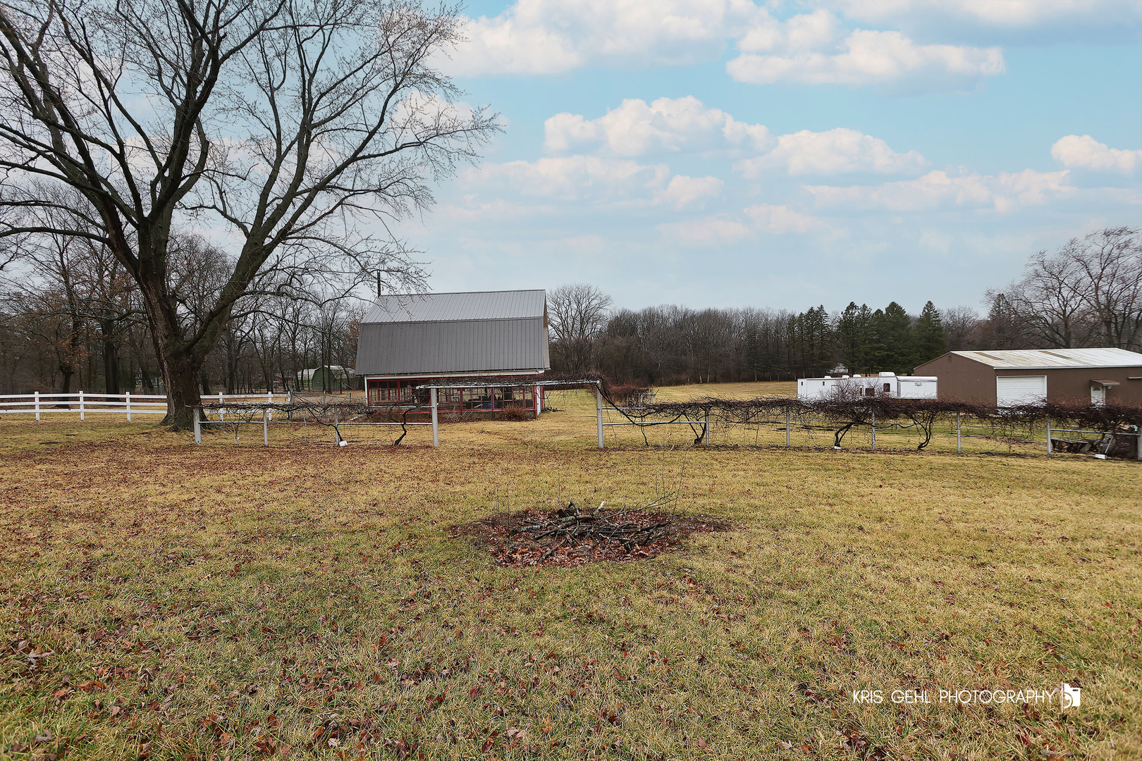 40798 North Forest View Road Wadsworth, IL 60083 - Photo 20 of 29 a backyard of a house with table and chairs