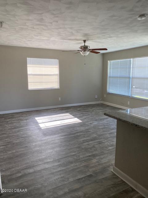 121 Milton Road Daytona Beach, FL 32118 - Photo 2 of 19 living room