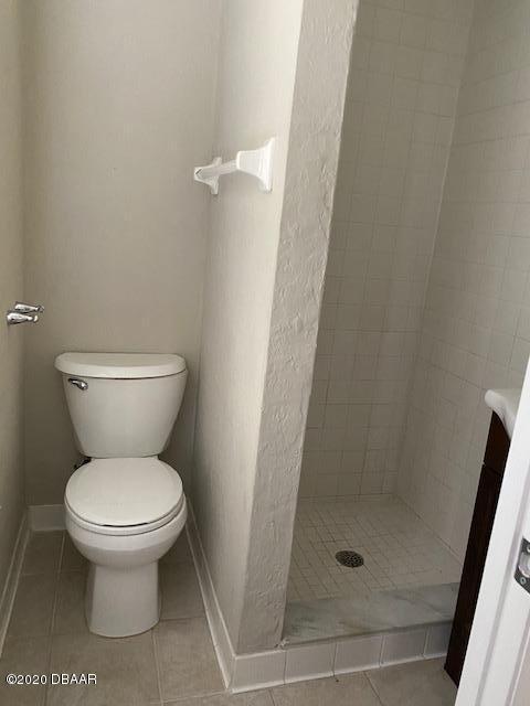 121 Milton Road Daytona Beach, FL 32118 - Photo 7 of 19 bathroom
