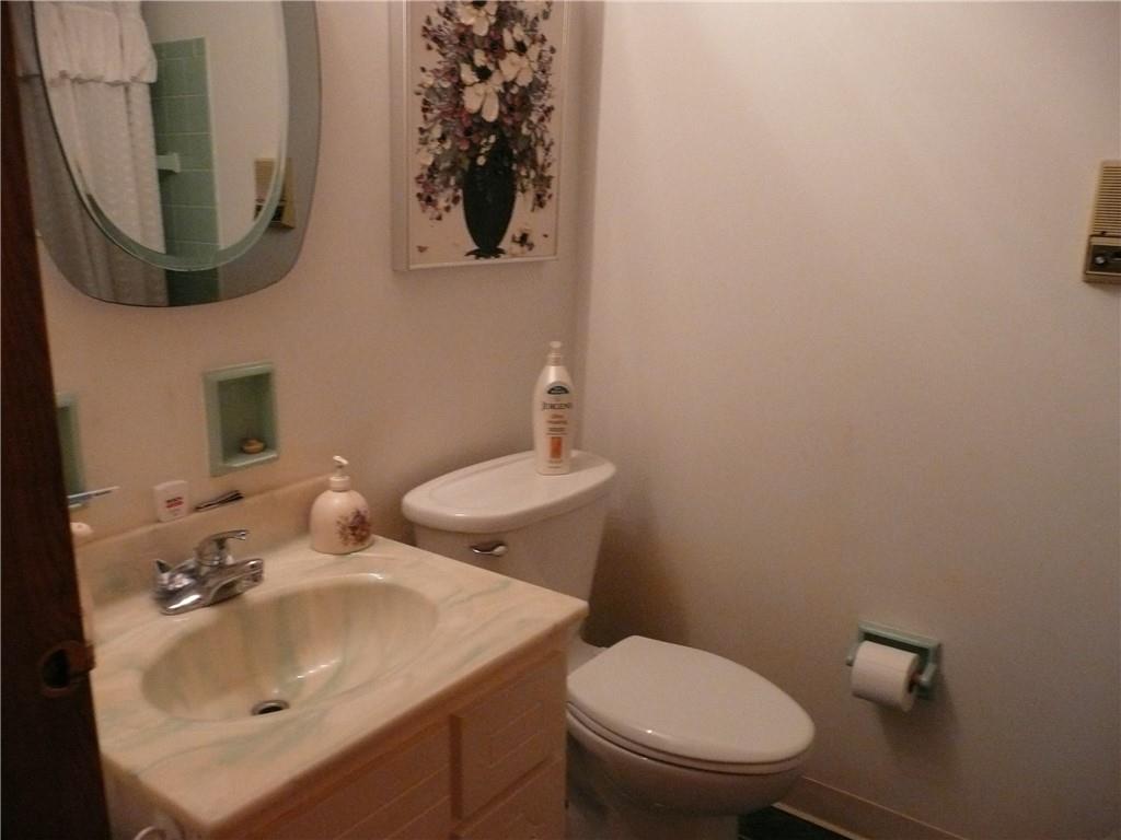 222 Shafer Road Coraopolis, PA 15108 - Photo 14 of 24 Gallery Image 14