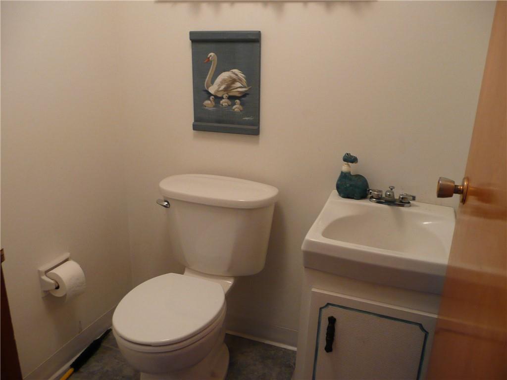 222 Shafer Road Coraopolis, PA 15108 - Photo 18 of 24 Gallery Image 18
