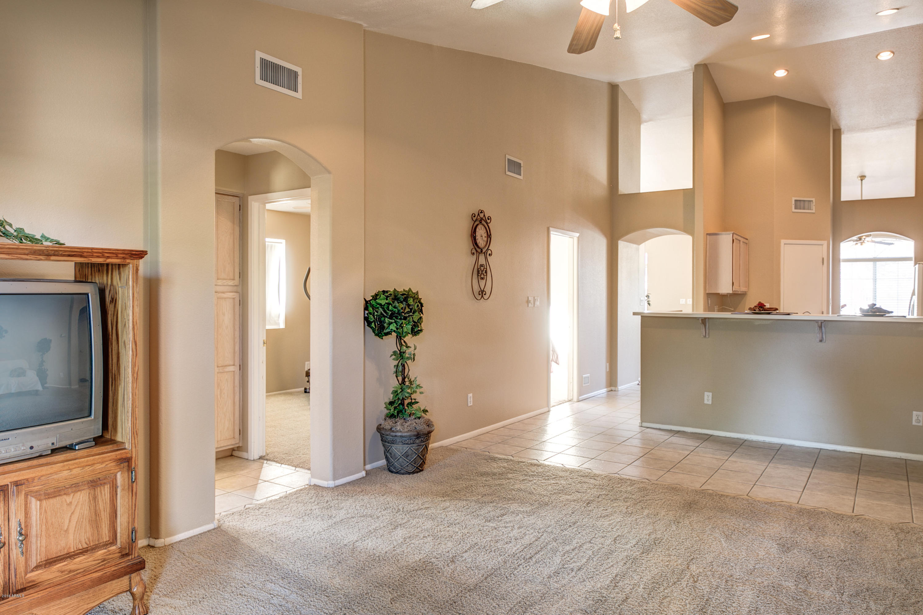 351 East Nunneley Road Gilbert, AZ 85296 - Photo 3 of 22 Family room 2