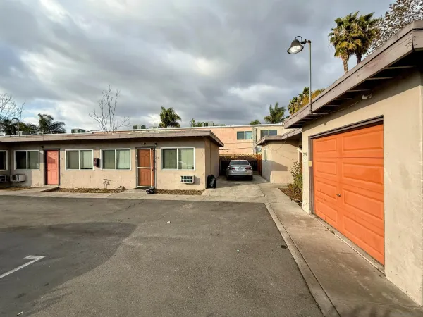 $1,950 | 279 South Mollison Avenue, El Cajon, CA 92020