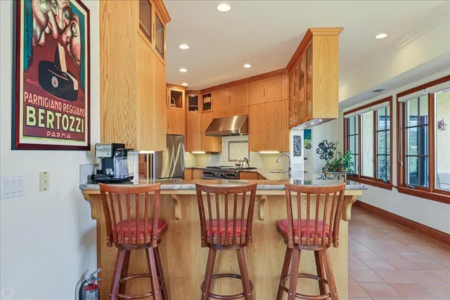 a view of livingroom with furniture