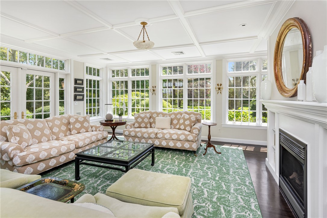 24 Cedar Avenue Barrington, RI 02806 - Photo 9 of 50