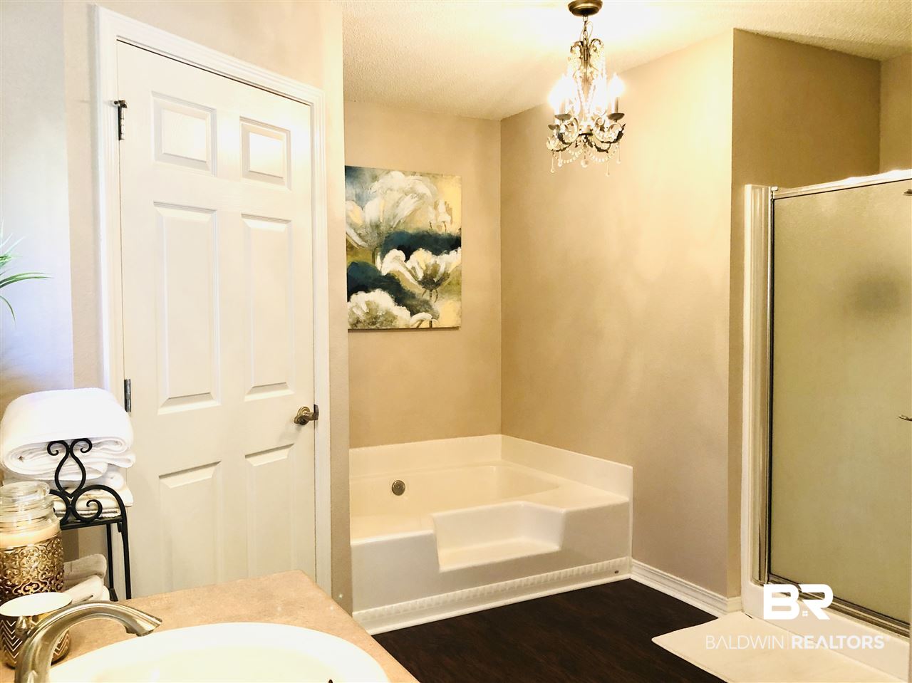 23975 Raynagua Boulevard Loxley, AL 36551 - Photo 18 of 41 Private Water Closet. Garden Tub. Separate Shower.