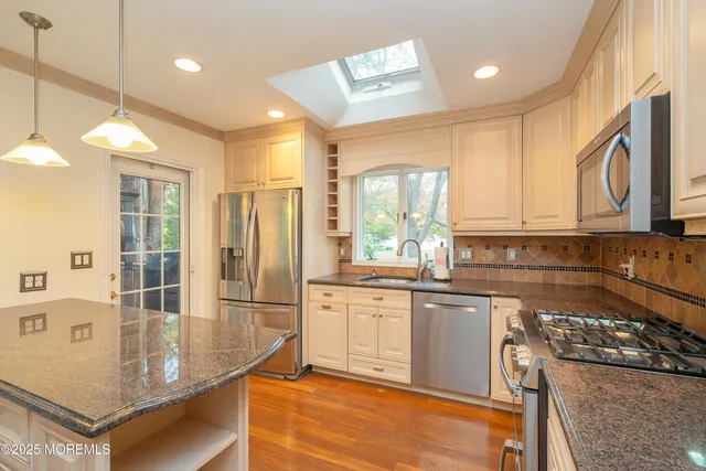 $699,990 | 4 Coral Place, Middletown, NJ 07748