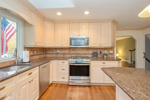 $699,990 | 4 Coral Place, Middletown, NJ 07748