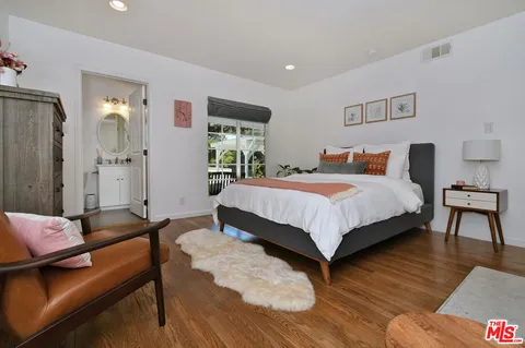 $1,599,000 | 13006 West Magnolia Boulevard, Sherman Oaks, CA 91423