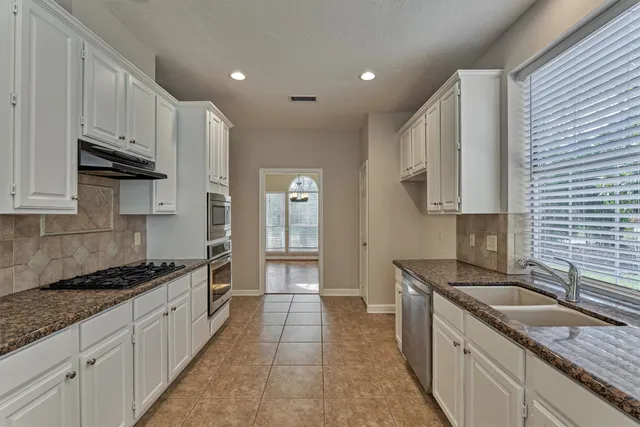 $3,500 | 15 West Stony End Place, The Woodlands, TX 77381