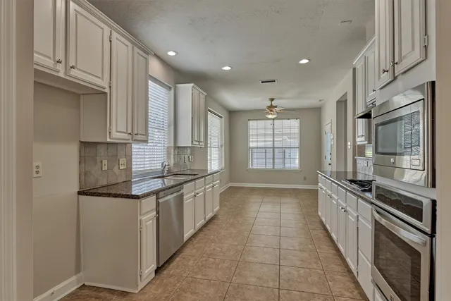 $3,500 | 15 West Stony End Place, The Woodlands, TX 77381