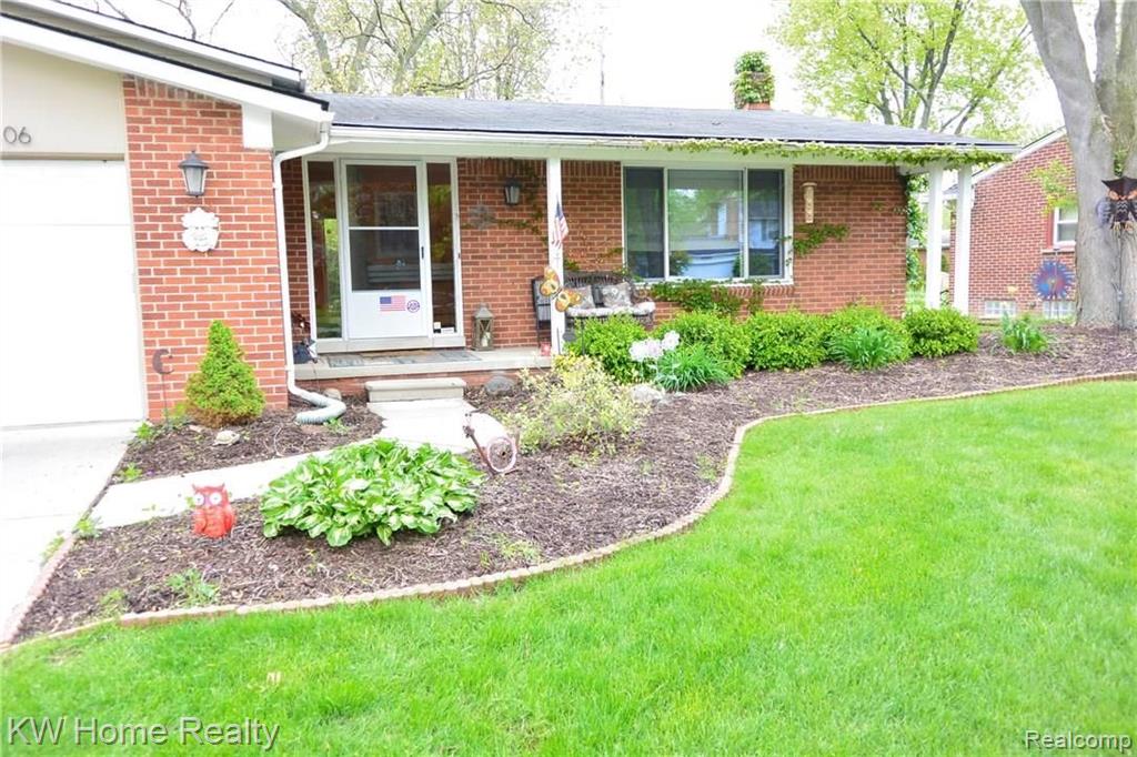 32106 Red Clover Road Farmington Hills, MI 48334 - Photo 1 of 40