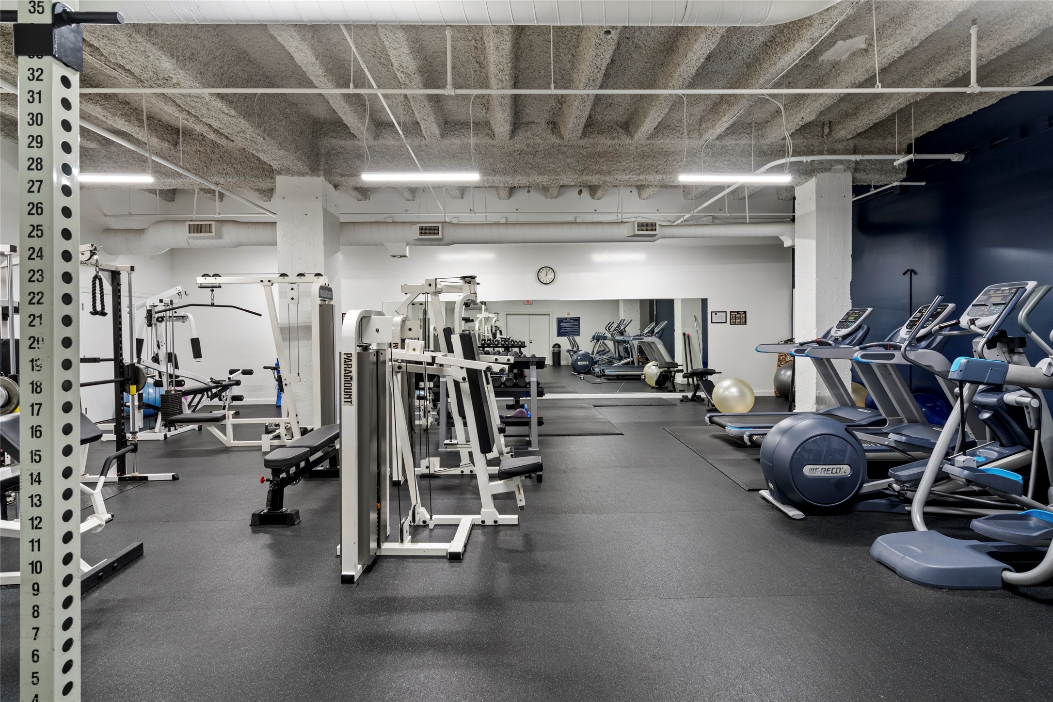 914 Main Street, Unit 1008 Houston, TX 77002 - Photo 24 of 26 Fitness center on the 8th floor, stay in shape without leaving home.