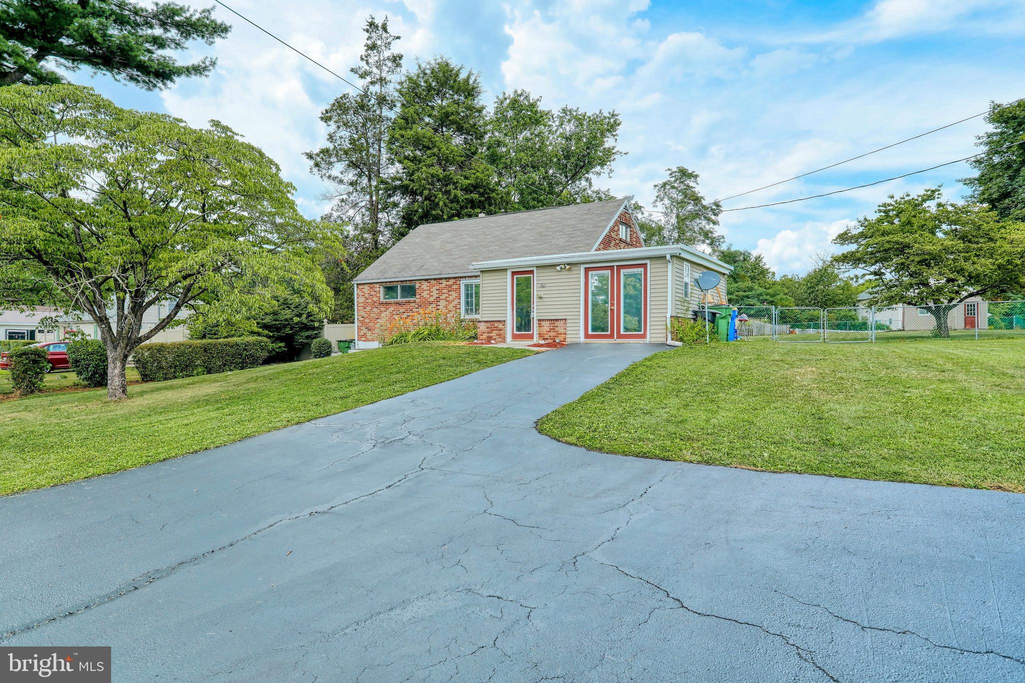 80 Claystone Road York, PA 17408 - Photo 2 of 35 Gallery Image 2