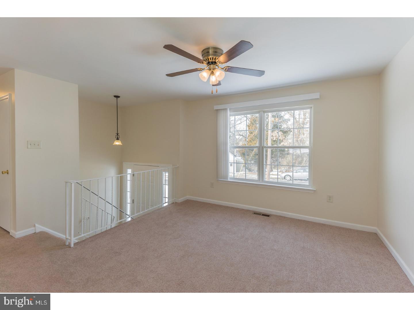 308 Ridge Avenue Glendora, NJ 08029 - Photo 3 of 25 Living Room