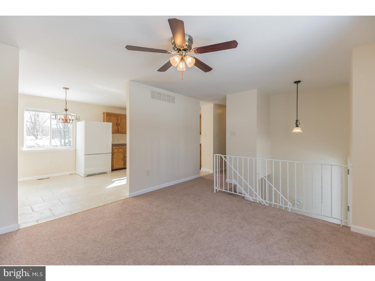 308 Ridge Avenue Glendora, NJ 08029 - Photo 4 of 25 Living Room