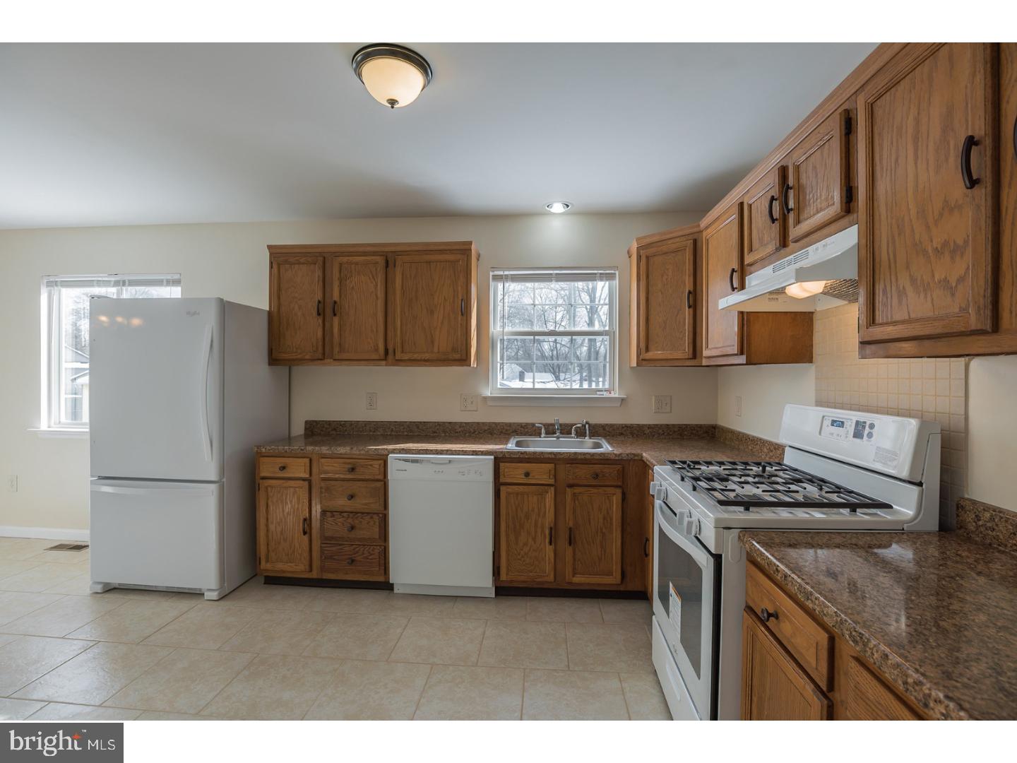 308 Ridge Avenue Glendora, NJ 08029 - Photo 8 of 25 Kitchen