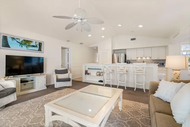 $7,750 | 1215 Winding Oaks Circle East, Unit 407, Vero Beach, FL 32963