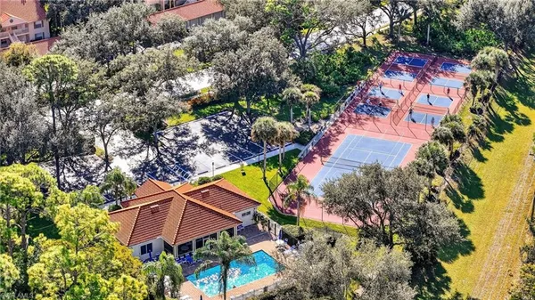 $3,500 | 209 Robin Hood Circle, Unit 201, Naples, FL 34104