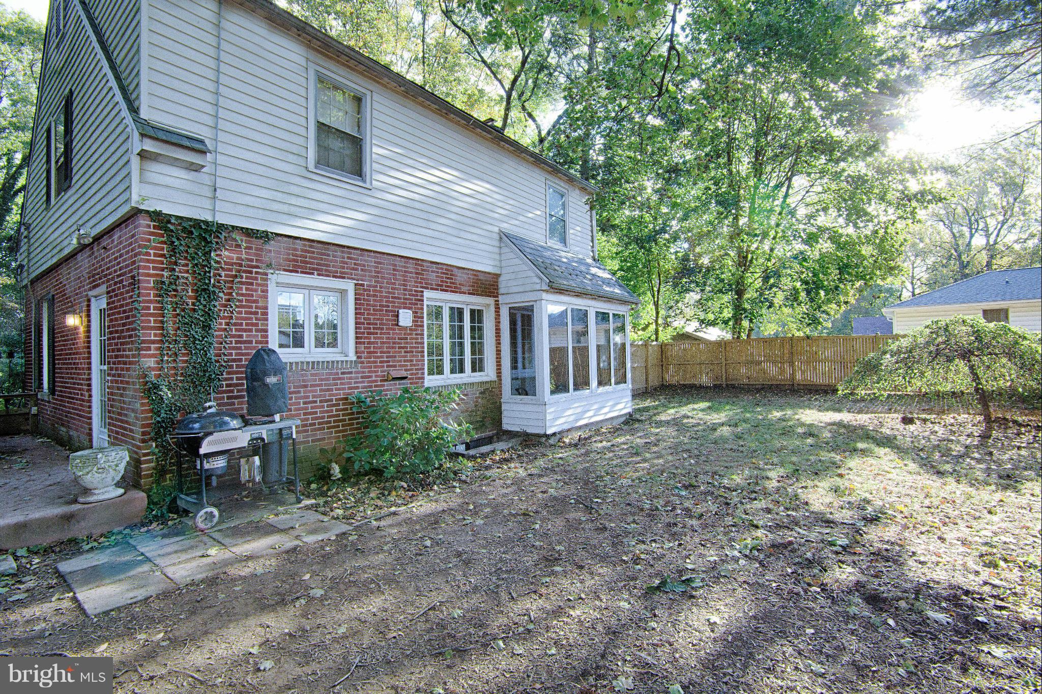 719 Hillen Road Towson, MD 21286 - Photo 6 of 30 Fenced in Backyard!