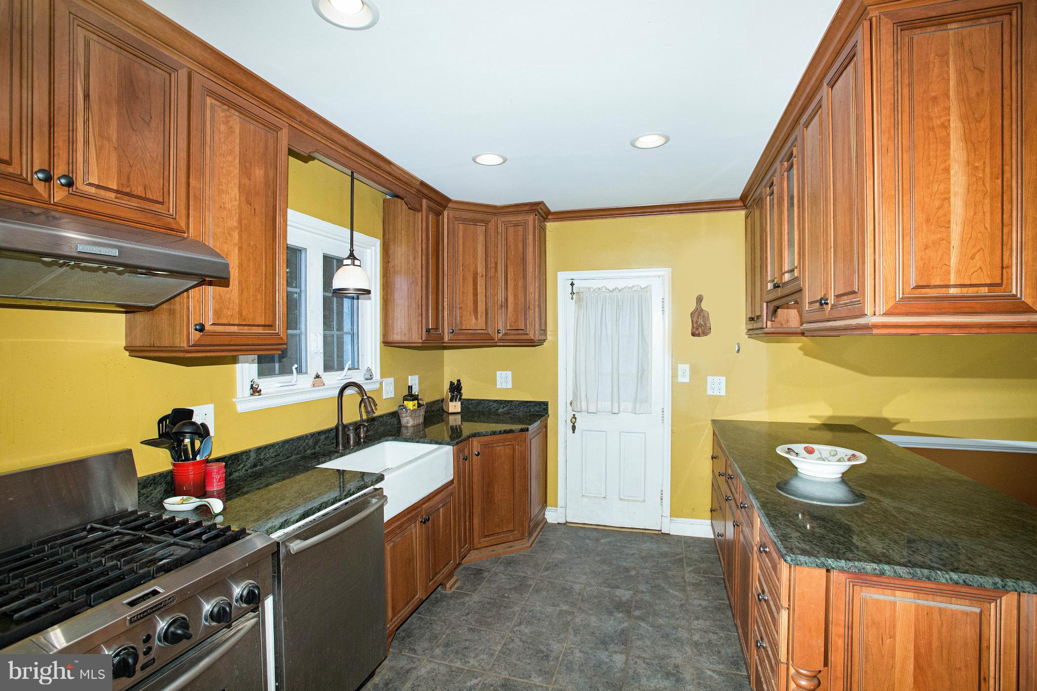 719 Hillen Road Towson, MD 21286 - Photo 9 of 30 Stainless Steel Appliances