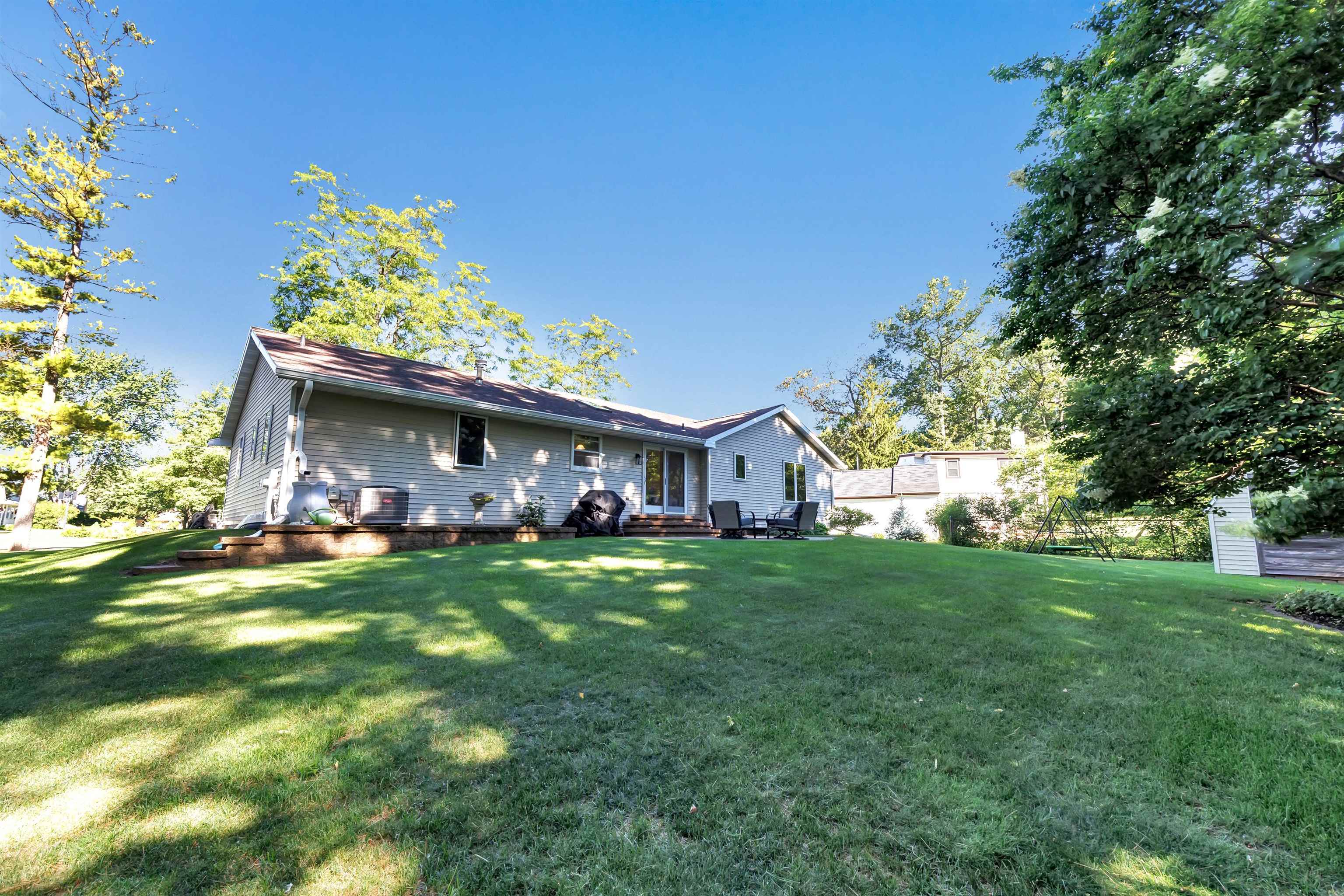 2035 South Point Road Green Bay, WI 54313 - Photo 29 of 36