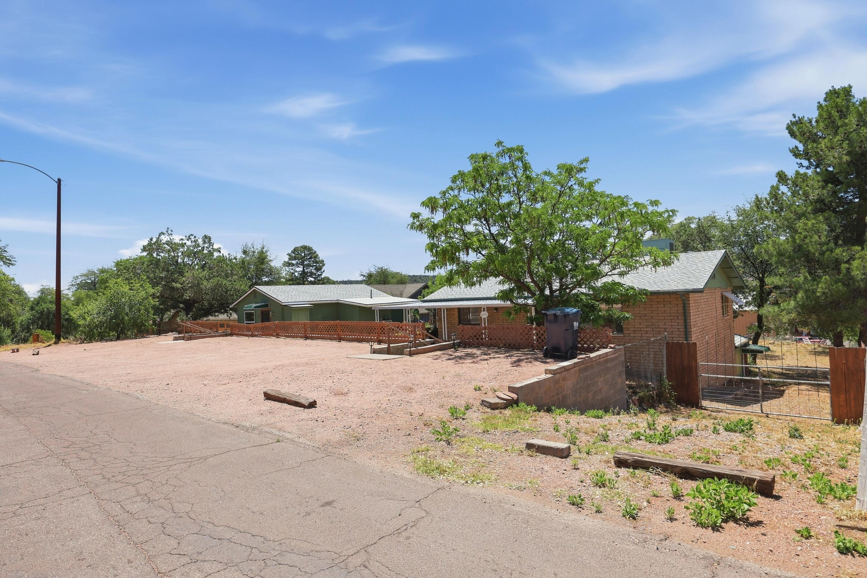407 West Frontier Street Payson, AZ 85541 - Photo 29 of 33 Lots of Parking