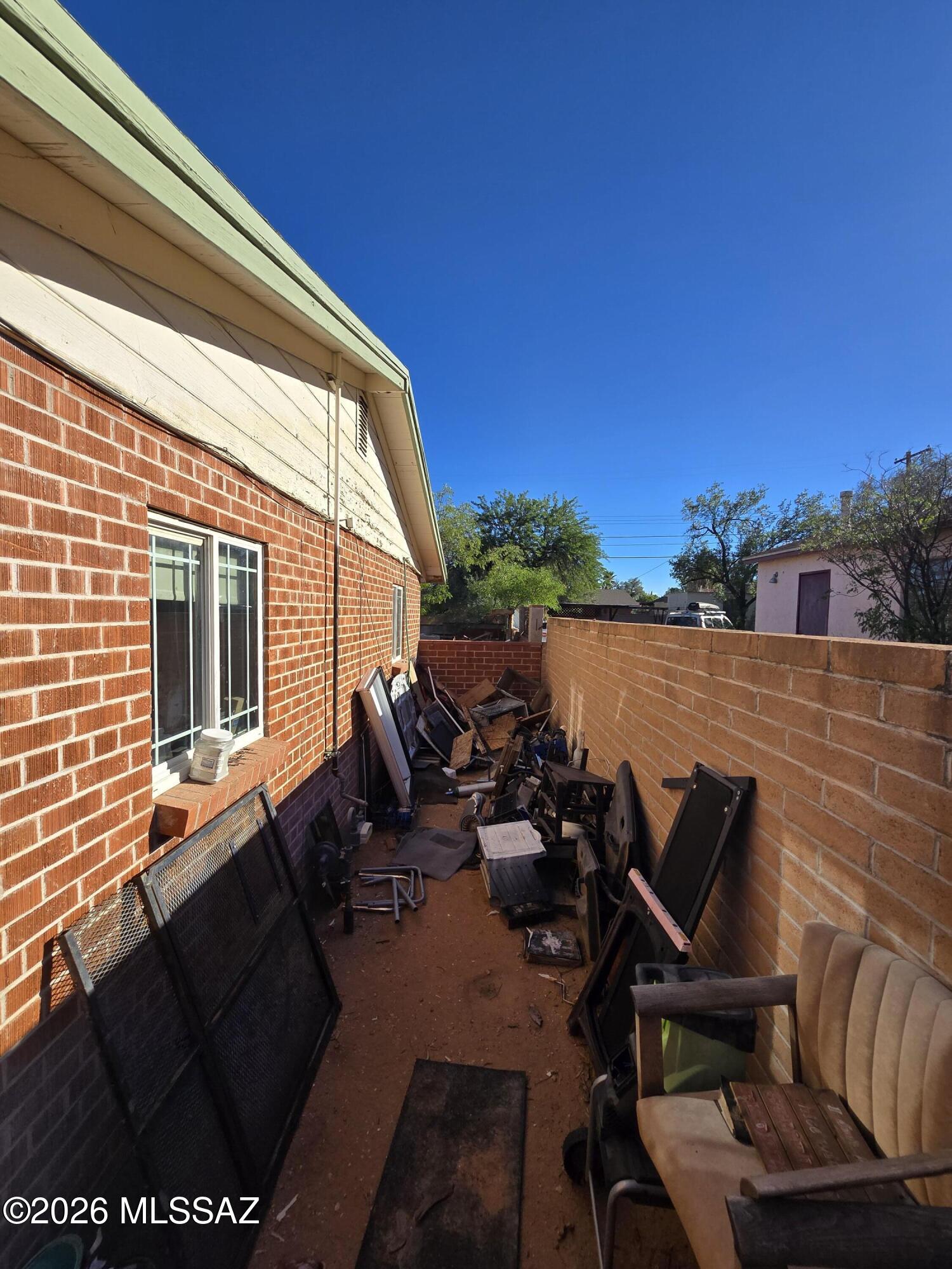2252 East Grant Road Tucson, AZ 85719 - Photo 3 of 30 20261002_160949