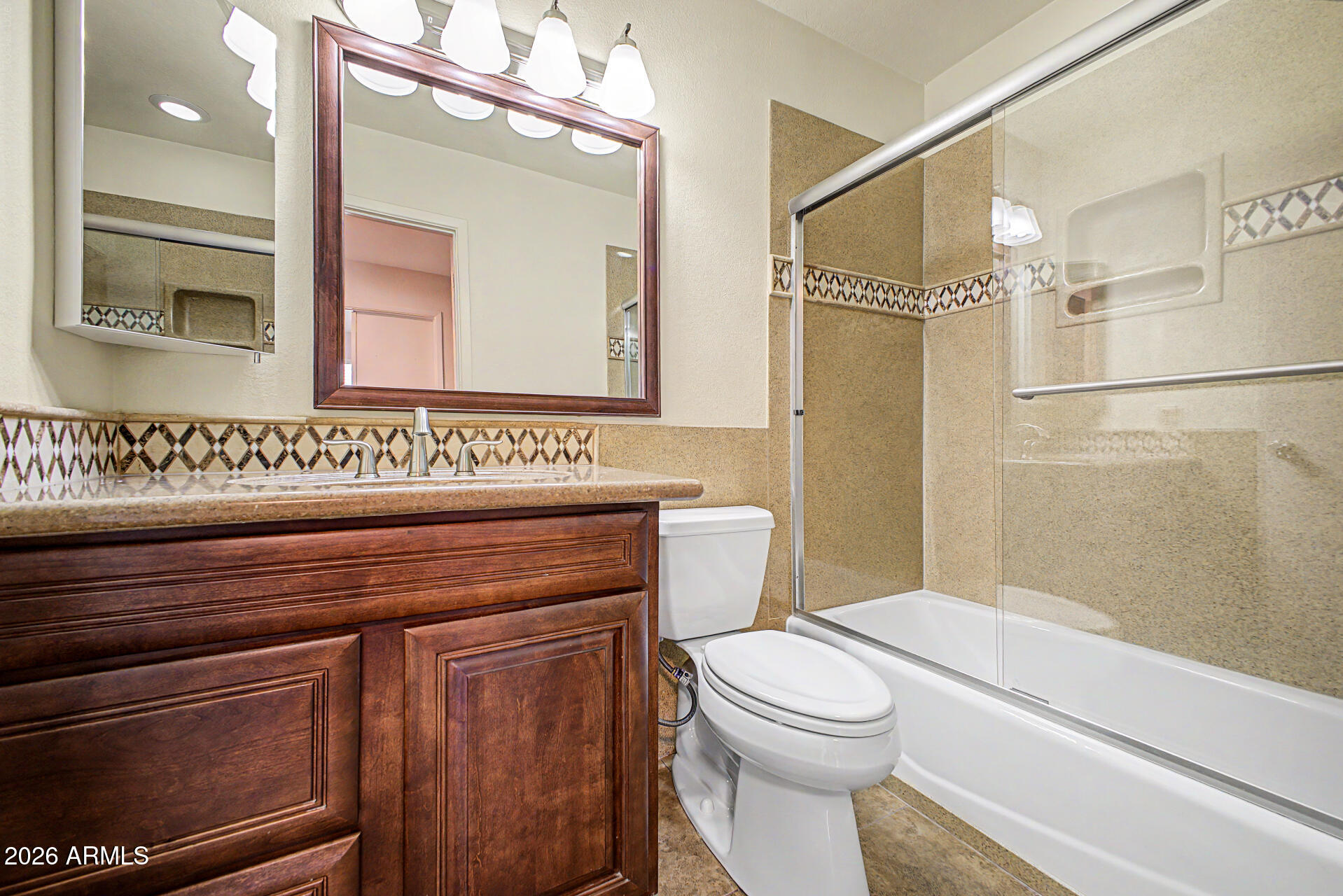 2208 East Hearn Road Phoenix, AZ 85022 - Photo 21 of 29 Guest Bath