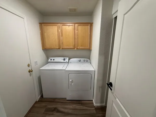 $2,295 | 10044 East Osage Avenue, Mesa, AZ 85212