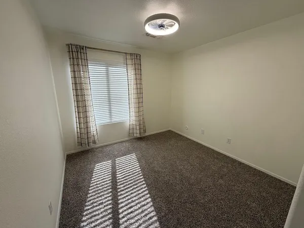 $2,295 | 10044 East Osage Avenue, Mesa, AZ 85212