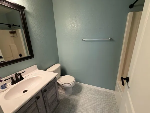 $2,295 | 10044 East Osage Avenue, Mesa, AZ 85212