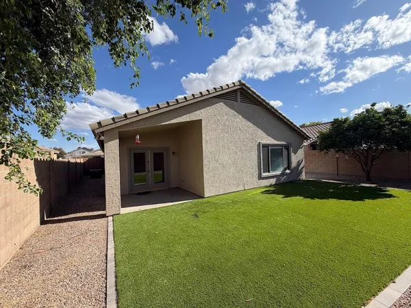 $2,295 | 10044 East Osage Avenue, Mesa, AZ 85212
