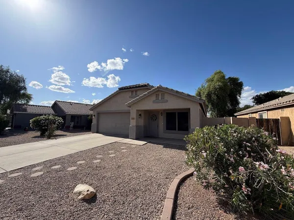 $2,295 | 10044 East Osage Avenue, Mesa, AZ 85212