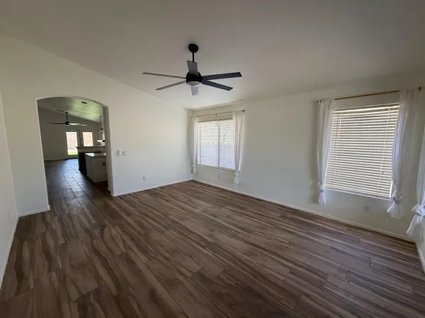 $2,295 | 10044 East Osage Avenue, Mesa, AZ 85212