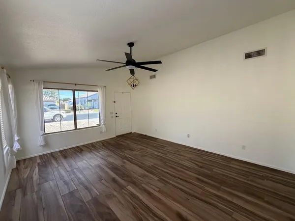 $2,295 | 10044 East Osage Avenue, Mesa, AZ 85212