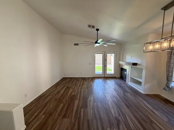 $2,295 | 10044 East Osage Avenue, Mesa, AZ 85212