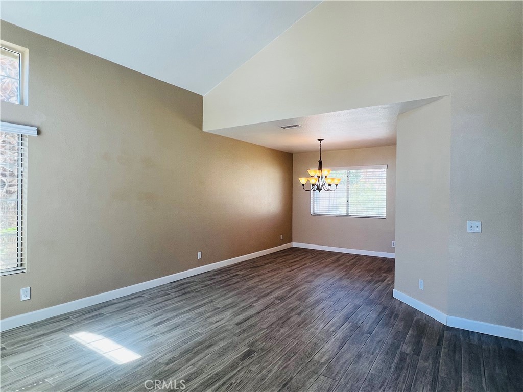 13278 Cardinal Road Victorville, CA 92392 - Photo 4 of 34