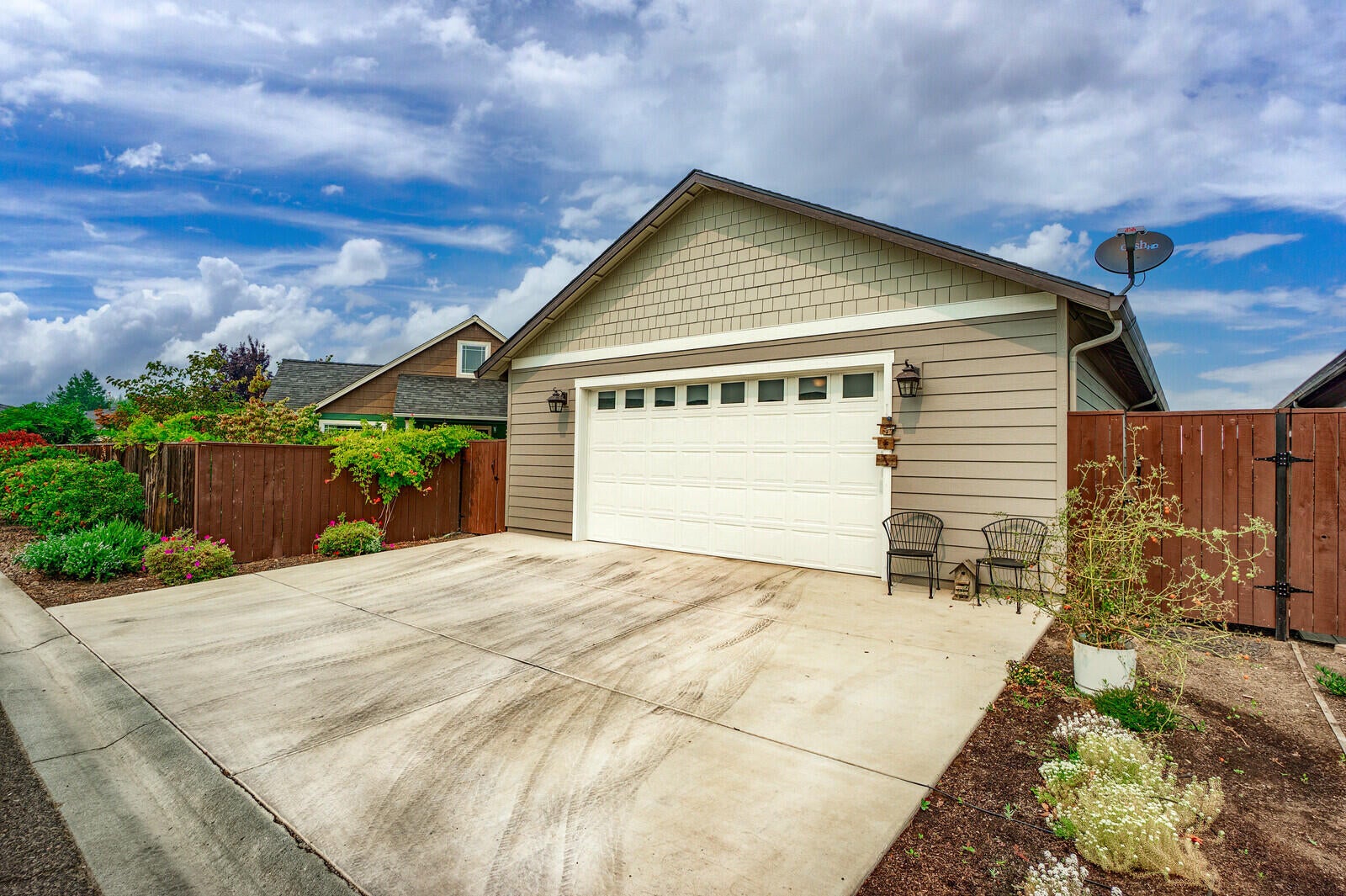 431 South Haskell Street Central Point, OR 97502 - Photo 8 of 35 08_SHS_8_mls