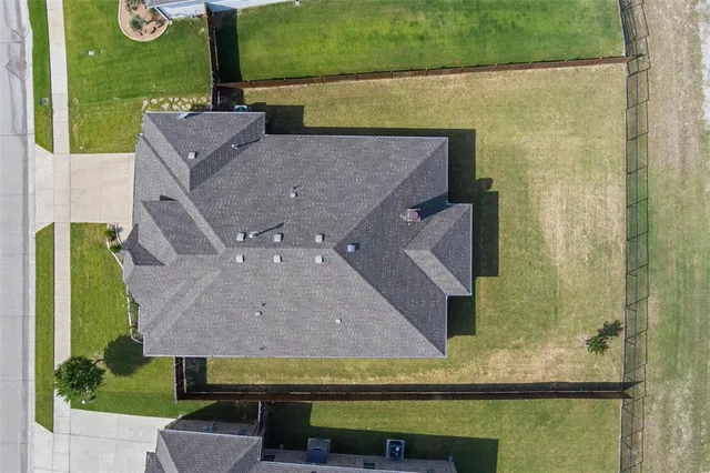 a view of a tennis court