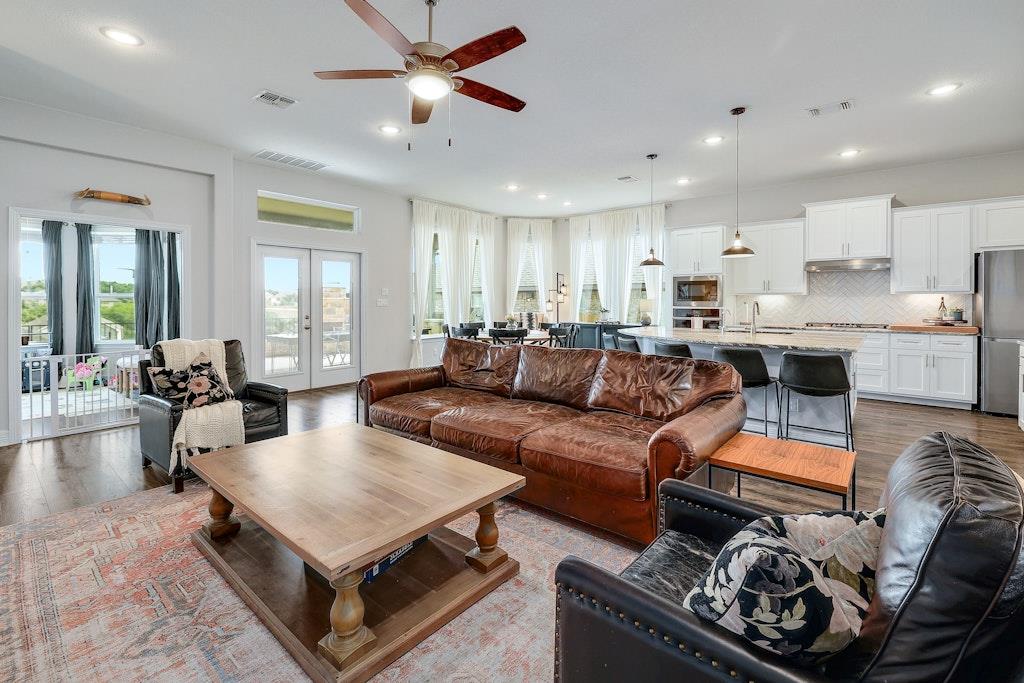 805 Karst Cove Georgetown, TX 78628 - Photo 6 of 36