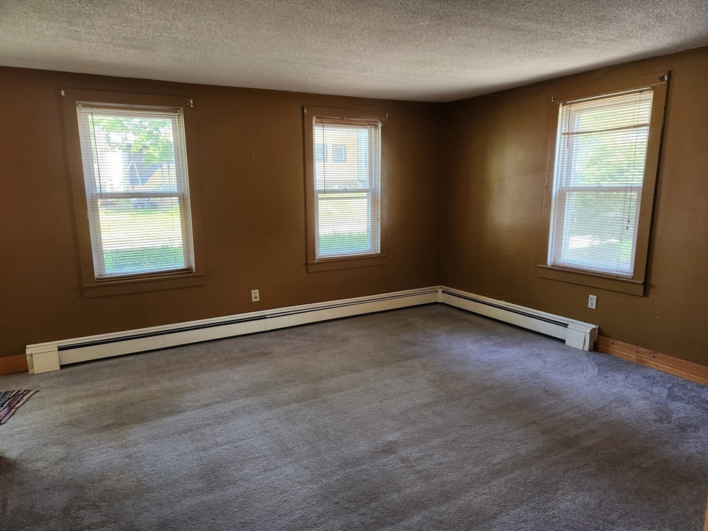 47 Beech Street Winchendon, MA 01475 - Photo 8 of 17 an empty room with a window