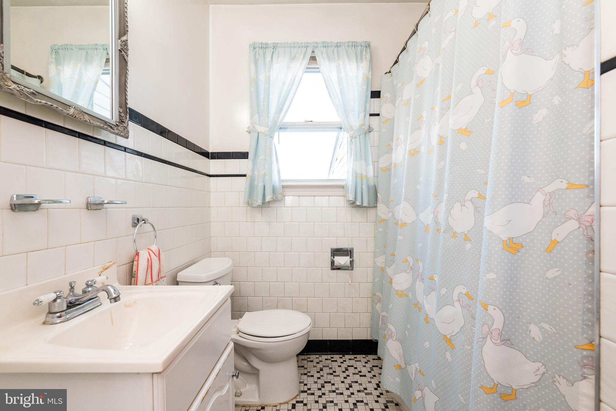 1222 Spring Avenue Baltimore, MD 21237 - Photo 18 of 34 Full Bath on Main