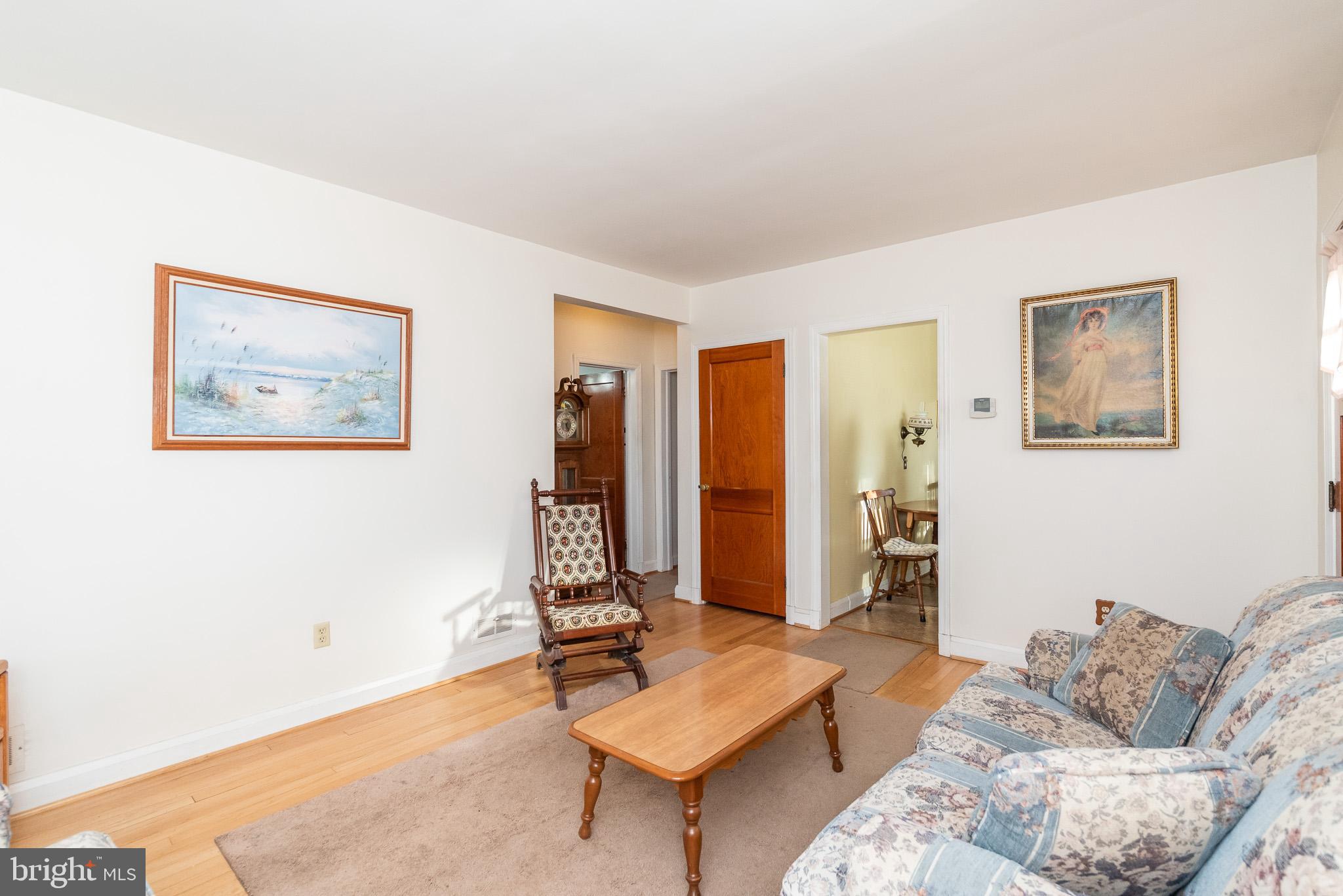 1222 Spring Avenue Baltimore, MD 21237 - Photo 6 of 34 Living Room
