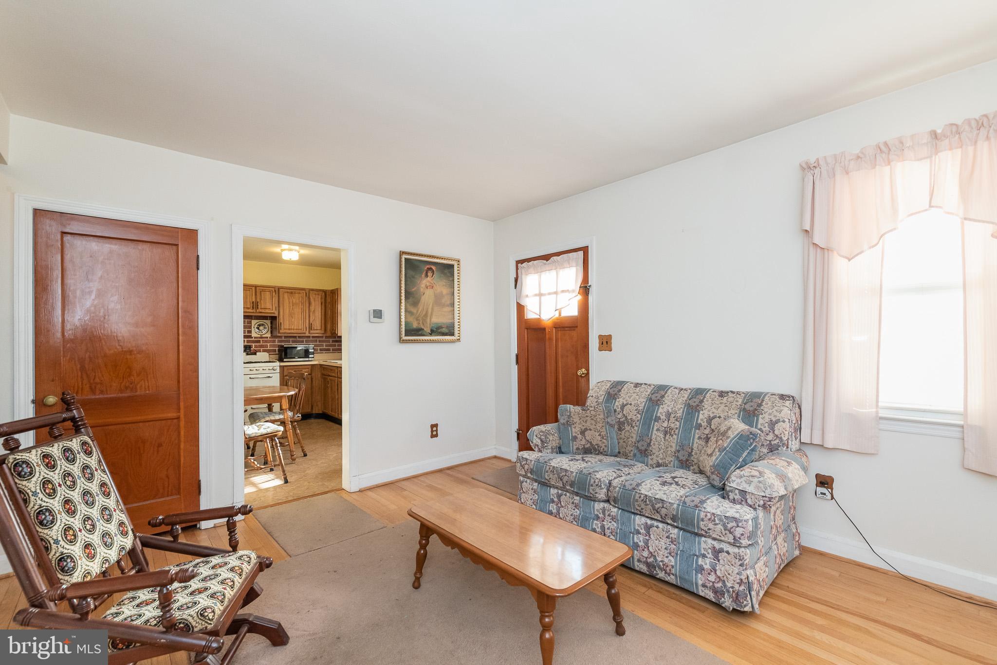 1222 Spring Avenue Baltimore, MD 21237 - Photo 7 of 34 Living Room