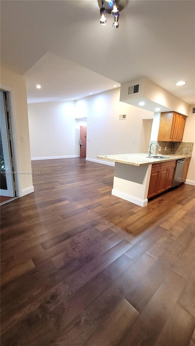 2420 Northwest 33rd St Unit 1008  