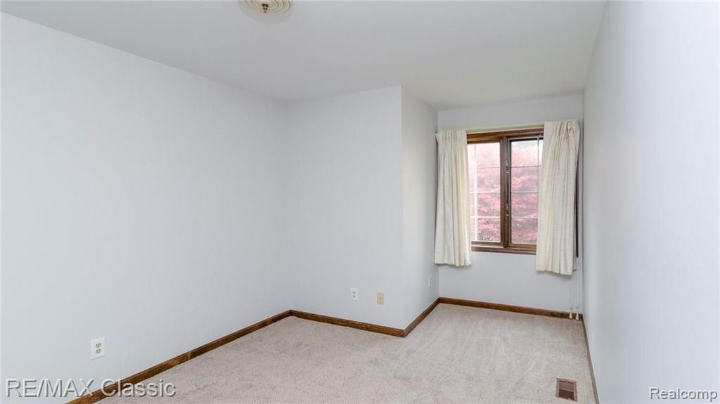 688 Sunlight Drive Rochester Hills, MI 48309 - Photo 39 of 63