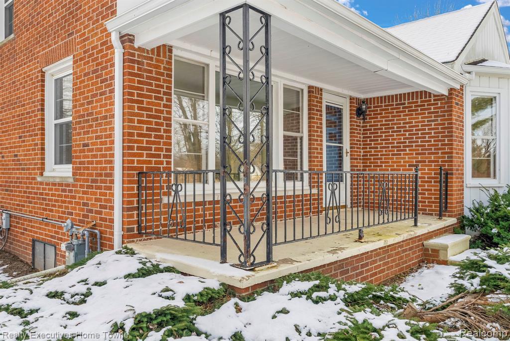 7305 Big Hand Road St. Clair, MI 48079 - Photo 8 of 52 Gallery Image 8