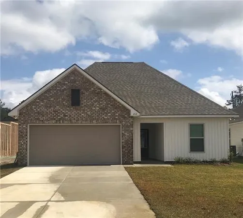$2,275 | 212 Covington Cottage Lane, Covington, LA 70433